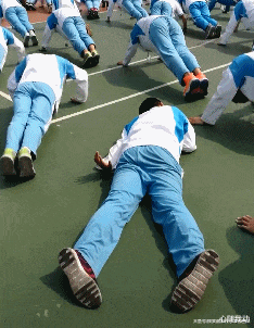 |“新来的老板娘，每天午睡都来办公室，”要不要提醒她一下呢……