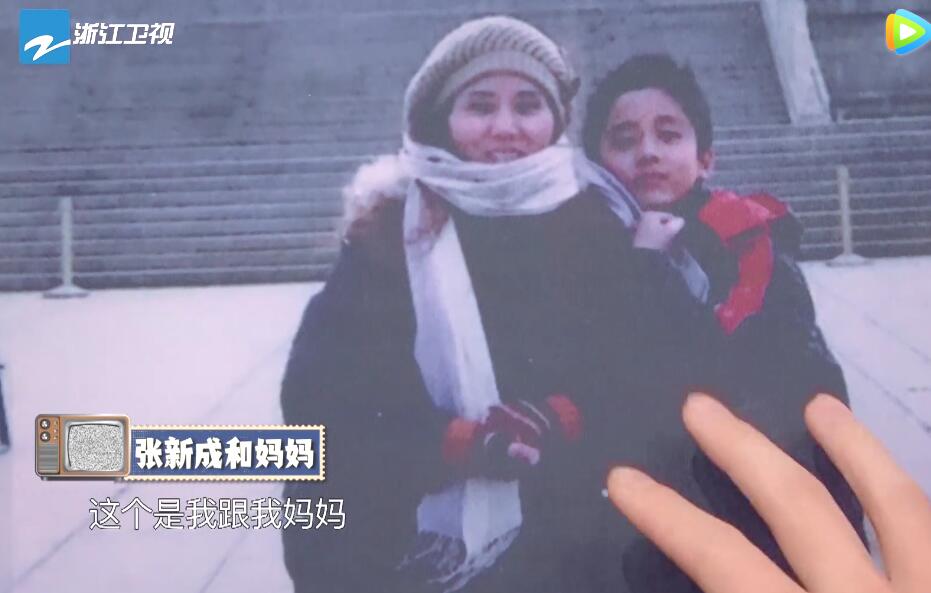 【柳岩】相比柳岩贾玲,看了韩雪和关晓彤童年母女照,富养大的女孩多幸福