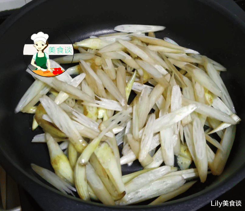 []5月，宁可不吃肉也要吃它，一周吃2次，补铁润肺特好，现在正当季