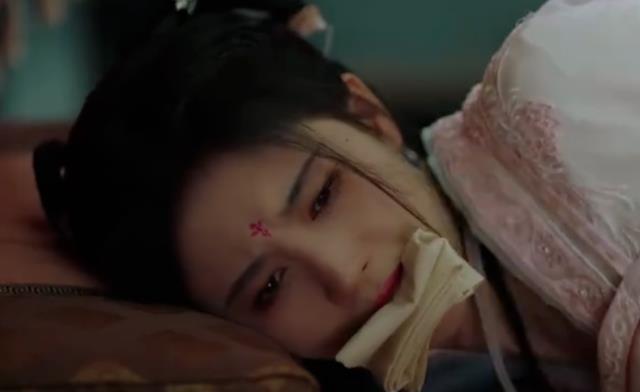 鞠婧祎|鞠婧祎新剧被喷，绑架戏份像咬化妆棉，铁刘海更是躺着也不歪！