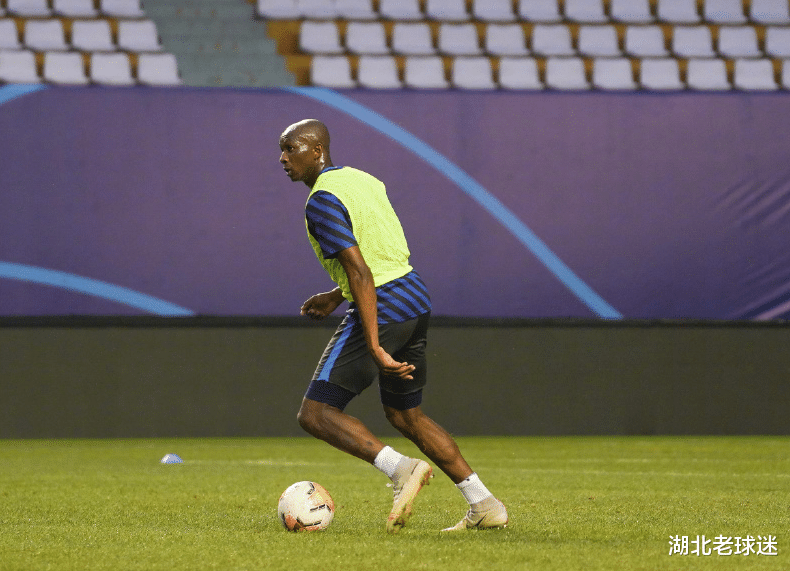 中超|中超最舒服的外援！高薪跳槽后连续4轮未出场，躺着把钱挣