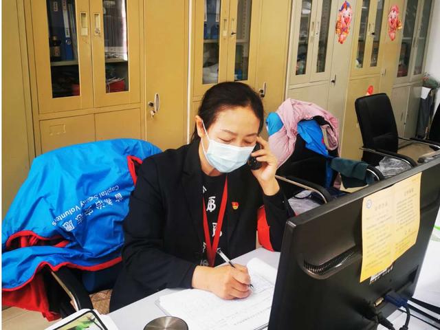 隔离：居家隔离的留学生突然发热，引发一场73小时的“云陪伴”