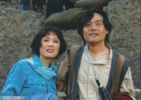 ：被誉为“古典第一美人”, 跟导演没名没分同居了27年, 至今无儿女