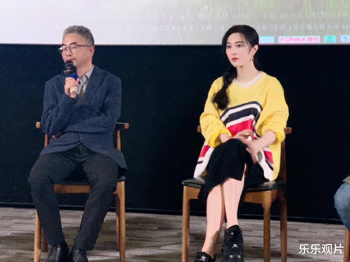 范冰冰|范冰冰与大学生聊电影，清纯打扮似少女，气质与状态全场最佳