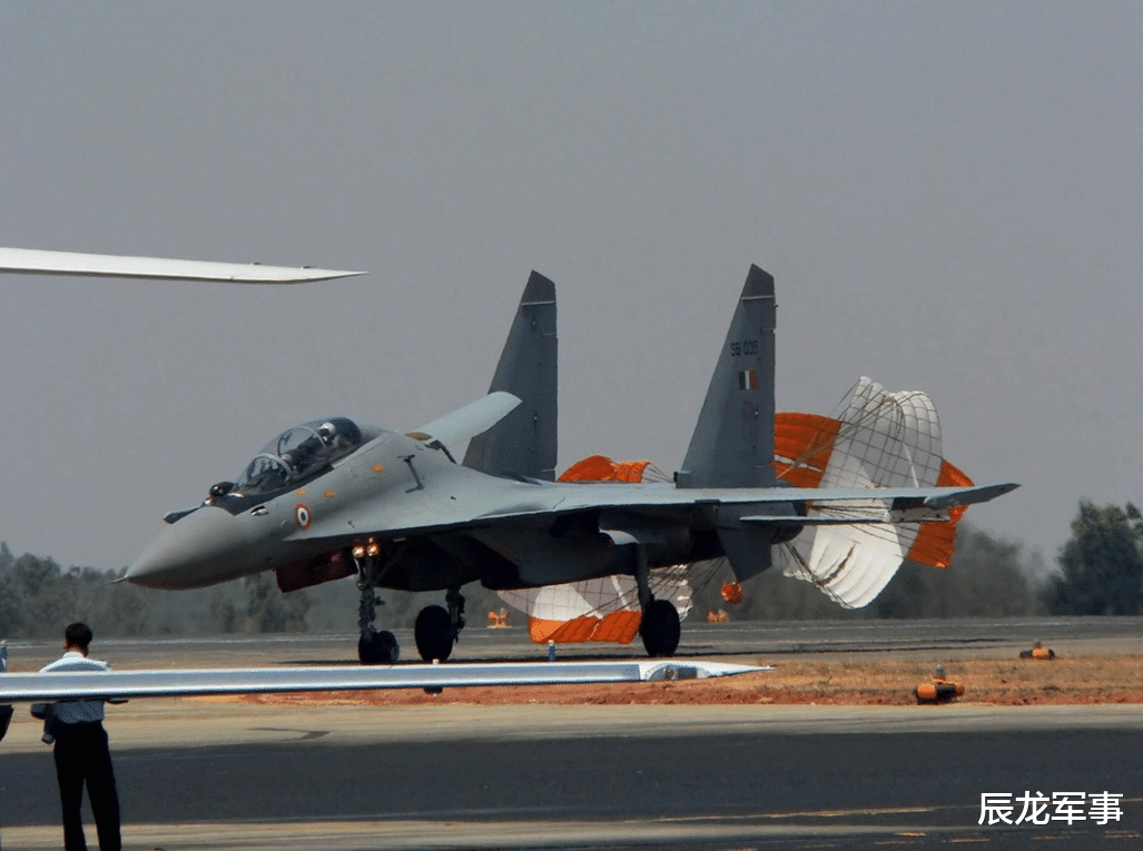 苏-30|边境要开战普京对莫迪下手，大批苏30同时瘫痪，50亿投资打水漂