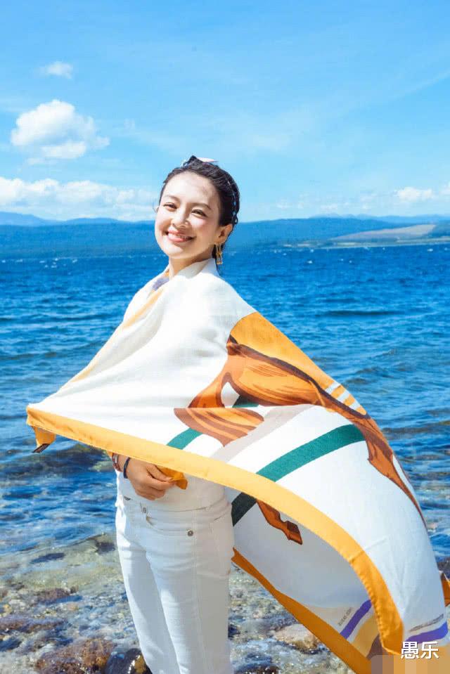 【章子怡】章子怡有多“撩人”？17岁旧照被扒出，简直难以相信自己的眼睛！