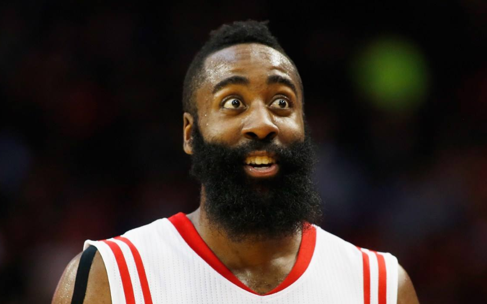 「詹姆斯·哈登」太激烈！一天做2到3次，哈登在凤凰城累到弯腰呕吐，这强度太疯狂