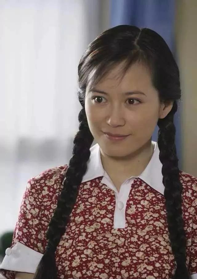 俞飞鸿|王菲梁咏琪韩雪综合体现薇娅直播间，失去十级美颜特效，是49岁？