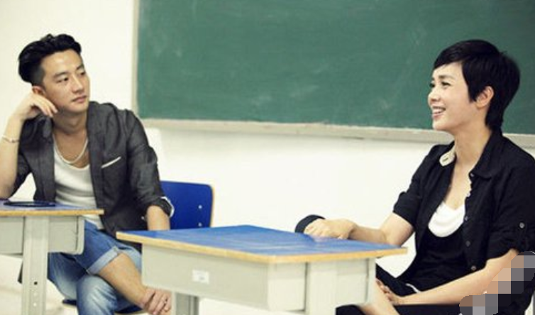 黄轩|黄轩：落榜3年才考上大学，走红后被曝和大15岁蒋雯丽地下恋