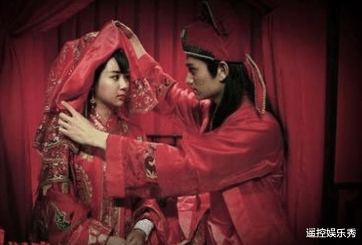 杨紫|杨紫的8张“结婚照”，和谁都“不情愿”，唯独与他发自内心