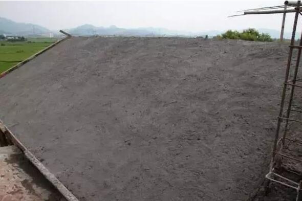 「」晒晒150万农村自建房，客厅就花了12万，是不是有点奢侈？