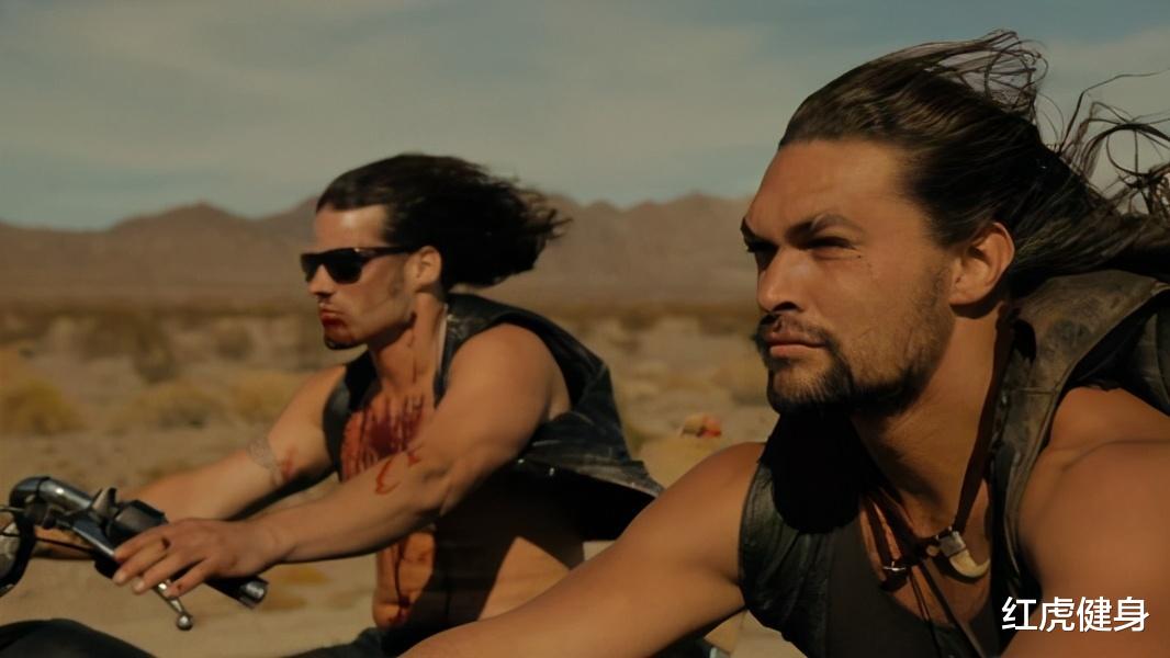 杰森·莫玛|杰森·莫玛：钢铁肌肉直男，一个注定会成为“海王”的男人