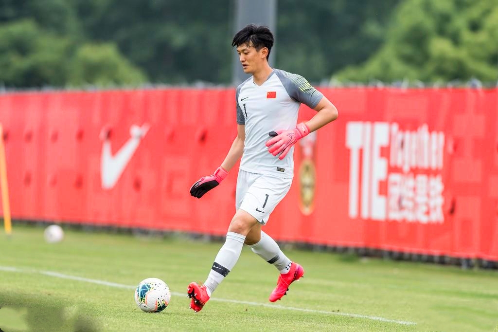 广州恒大|再见郑智！恒大4将合同年底到期，有人离开有人留，一人难舍难分