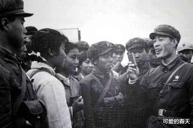 苏联▲这位战斗英雄发言时，毛主席激动得站起来两次，34岁成大军区副职