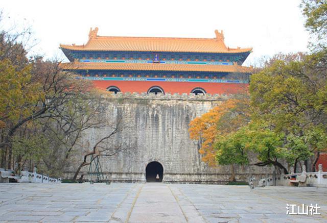 『明孝陵』十三个城门同时抬出了十三口棺材,朱元璋的尸体到底葬在了哪里?