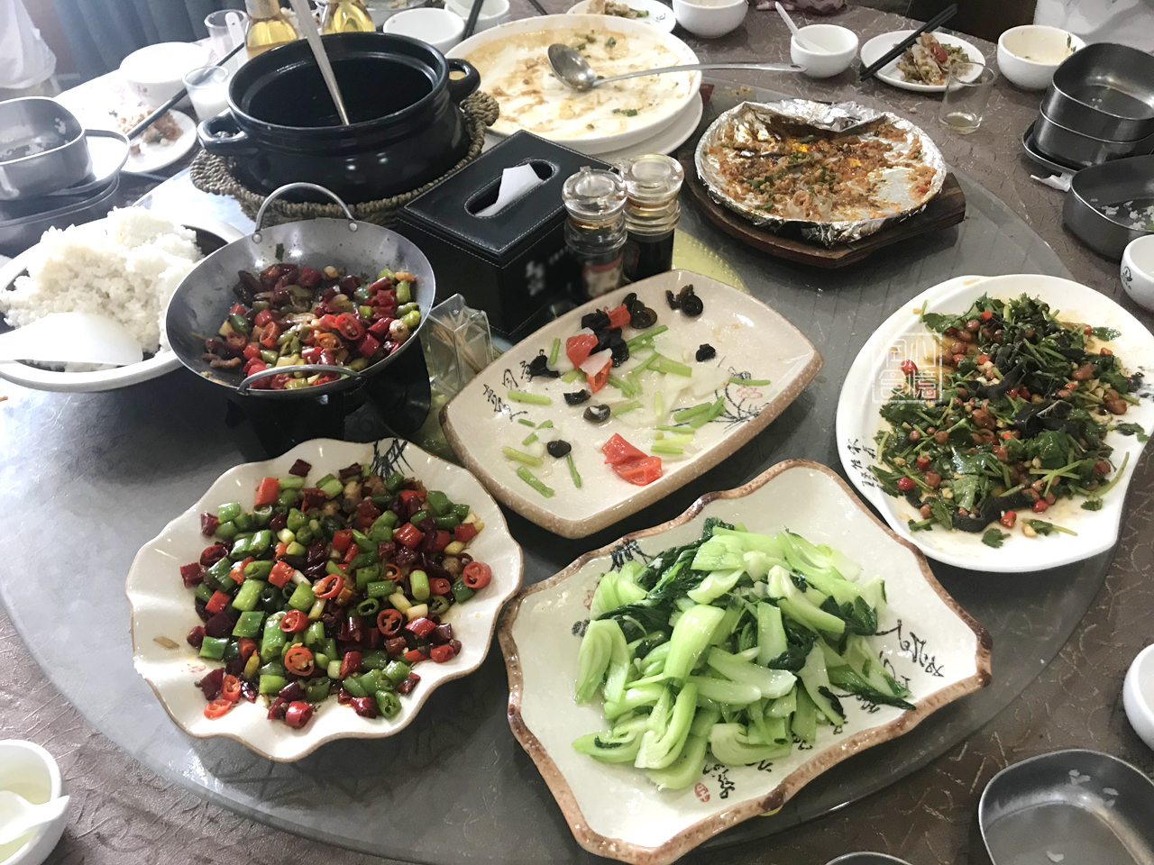 快餐|国庆请岳父岳母吃饭，8个人9道菜花了458元，岳父却说不如吃快餐