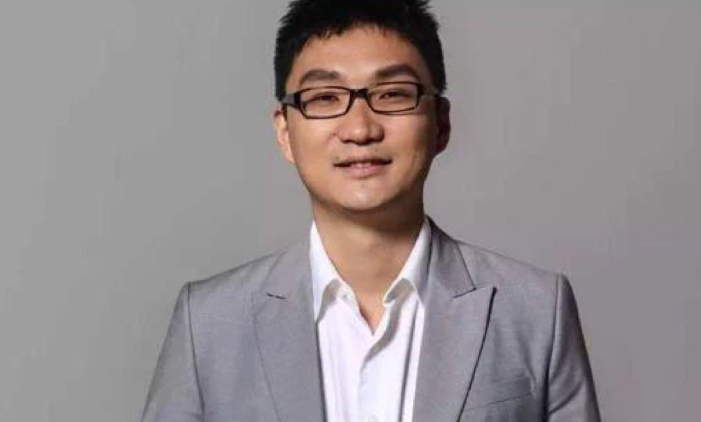 段永平|黄铮40岁卸任CEO，背后是谁？急流勇退或许是往前一步