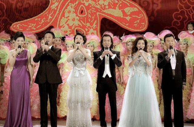 春晚|主持了21年春晚反被抛弃？得知离开原因后网友都拍手叫好