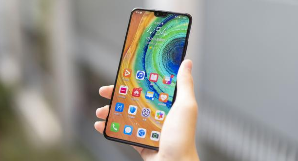 「华为mate30」华为Mate30降价400元，对比同版本iPhoneSE，胜负不言而明