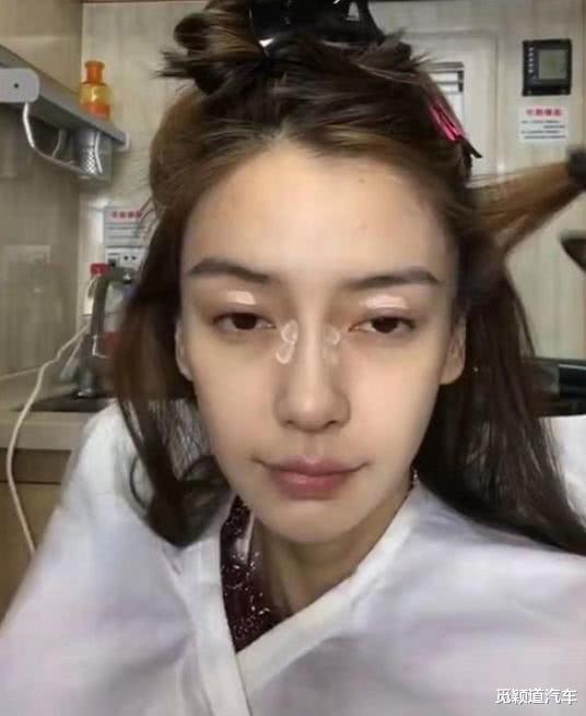 baby为证明自己没整容主动公开化妆过程素颜的她暴露真实颜值