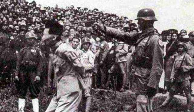 日军|鬼子进村后都做些什么？二战记者拍下照片，看完简直不敢信！