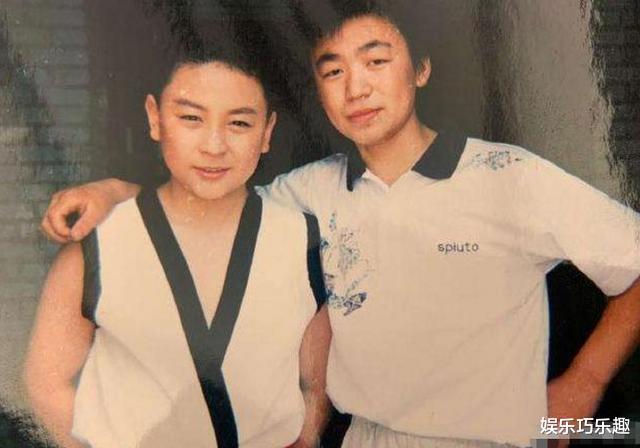 释小龙|被亲爹当摇钱树吸血多年,与何洁分手遭抹黑,32岁帅成玻尿酸男神