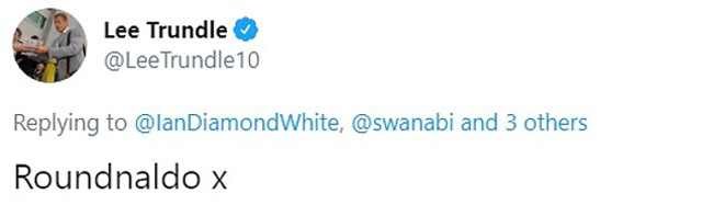 【C罗】圆纳尔多？49岁飞镖选手模仿C罗肌肉照，遭同行疯狂调侃快笑晕了