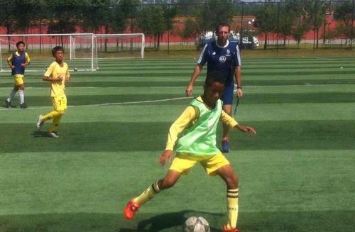 #国足#14岁黑人入选国足!父亲中国人母亲非洲人,改国籍为中国踢世界杯