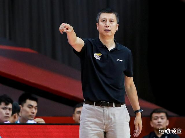 郭士强@韩德君谈郭士强下课,球内有1大变化 球迷:郭士强下课是正确的