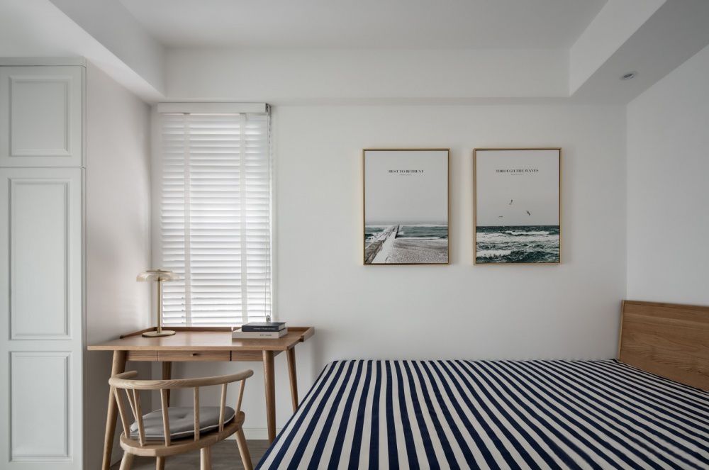 ▲98平现代三居，黑白灰客厅格调十足，儿童房用黑框玻璃门隔断