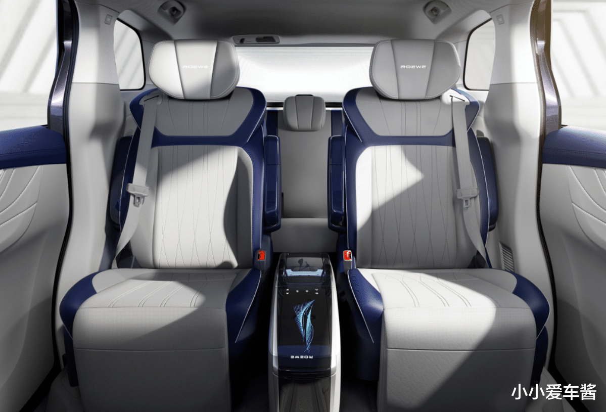 荣威|总算没白等！20万就配车载冰箱，只喝92号汽油，比别克GL8还高级