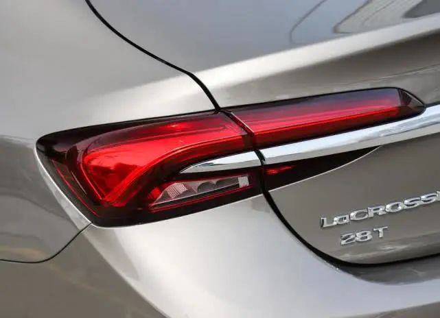 #本田雅阁#别克终于开窍了,跌完再跌,5米车长+9AT,不给雅阁留活路