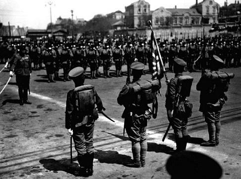 苏联|日本战败投降后，苏联俘虏了1万名年轻女兵，处理办法让人害怕