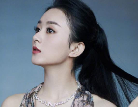 [谭松韵]赵丽颖谭松韵是同一类型？看到他们的侧颜照，完全不是一个画风