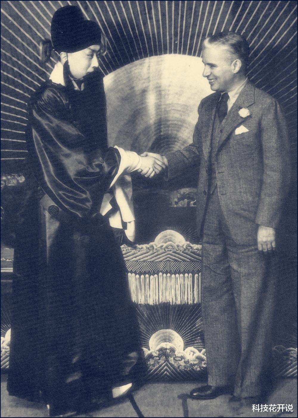 商纣王|历史上过目难忘瞬间：站老蒋身旁的第一女杀手，图9张学良称他有雄才无大略