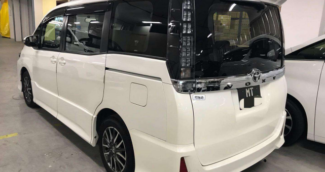 丰田埃尔法|小“埃尔法”咋来了？深得正主精髓，油耗4个点，售价对标吉利嘉际