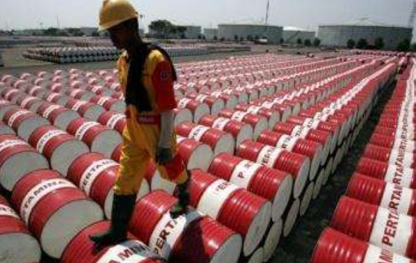 石油|石油疯狂涨价，为何中国却加大购买力度？美国有“苦”说不出