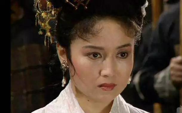 【曹操】曹操一生犯的三个致命错误：放跑一个神，强占一个婶，少杀一个人