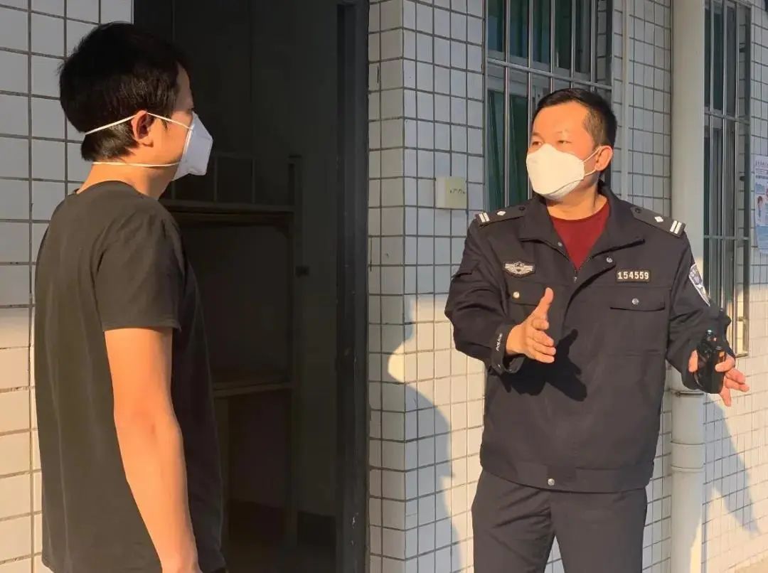 张子善：男子居家隔离期间两次私自外出？东莞警方出手了！