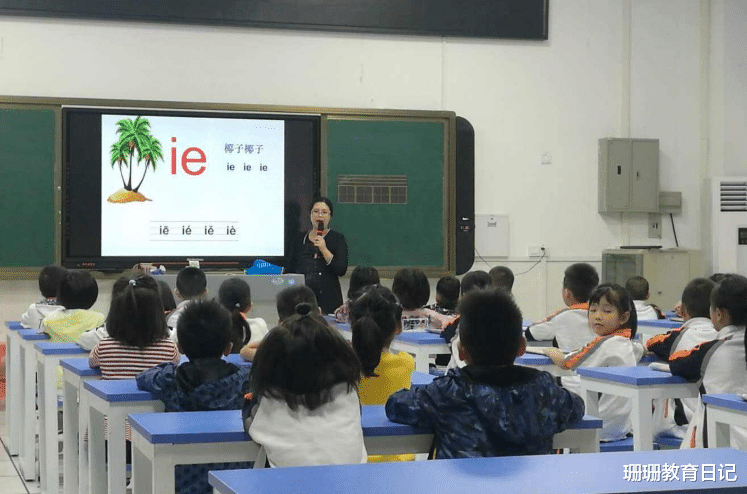 教师|缺工职业排行榜，中小学教师上榜，高考还要报考师范吗？