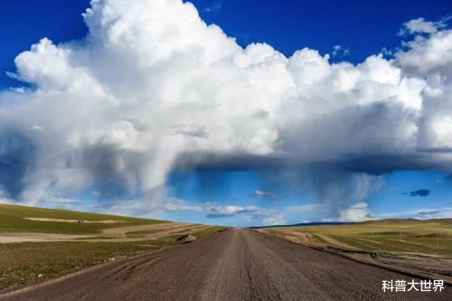 冰雹|云彩轻飘飘地飘在天上，实际上它重达千吨，为何没有直接掉下来呢