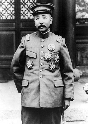 张作霖■张学良评价张作霖有雄才无大略，说老蒋有大略无雄才，那他自己呢