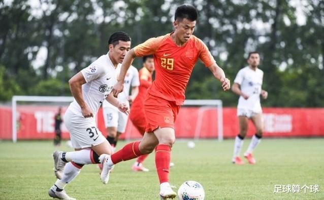 「国足」国足4-1大胜！李铁狂吹头发，韦世豪激情四射，奥斯卡无可奈何