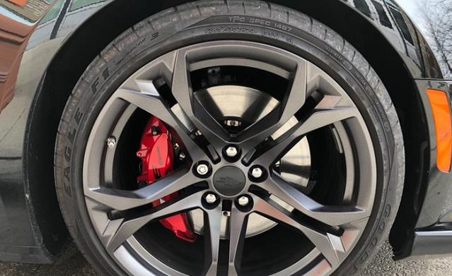 【长安汽车】又跌8万多，纯进口跑车让步，时速达240，加速5.9秒，比野马拉风