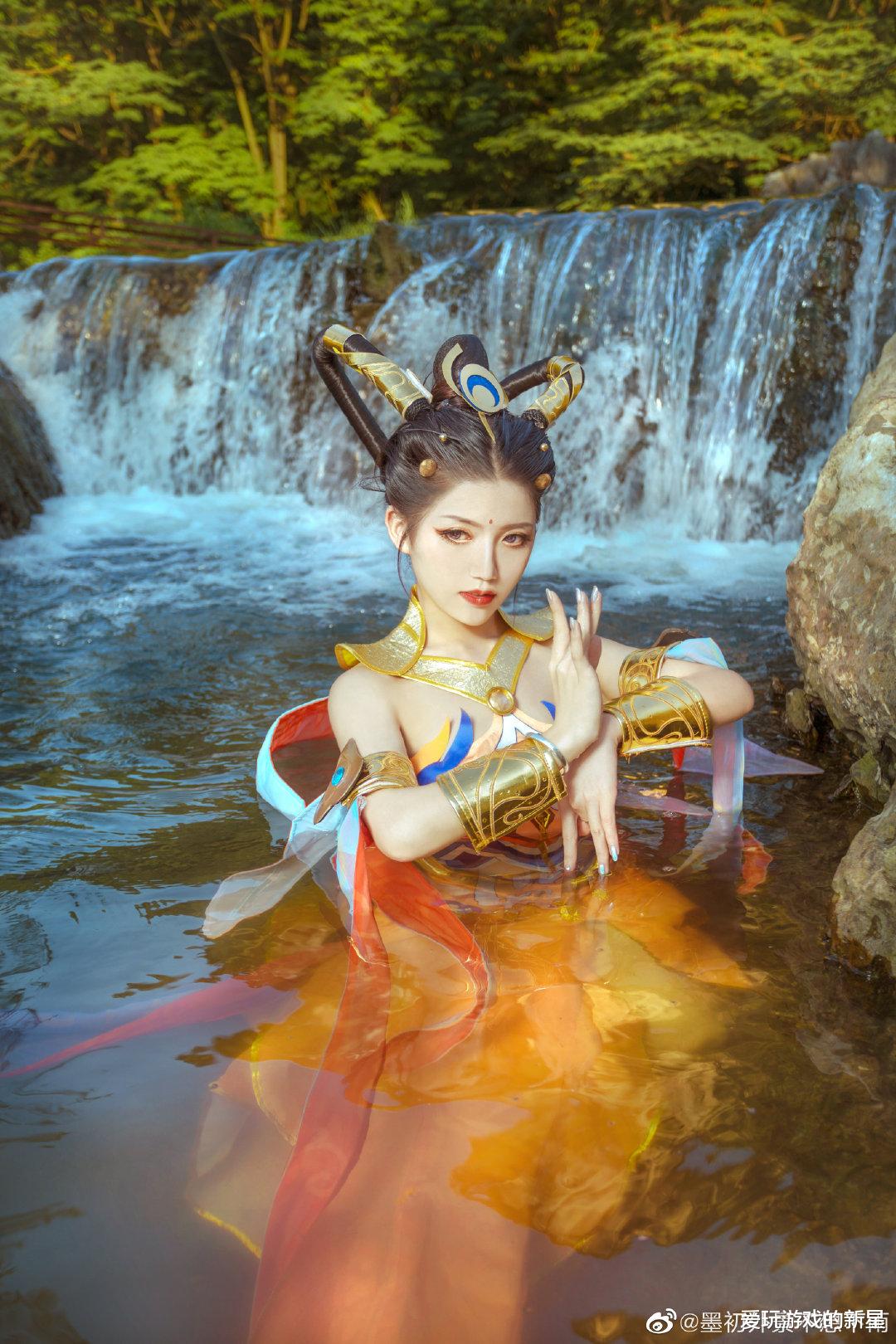 王者荣耀|王者荣耀cos杨玉环，天生丽质难自弃