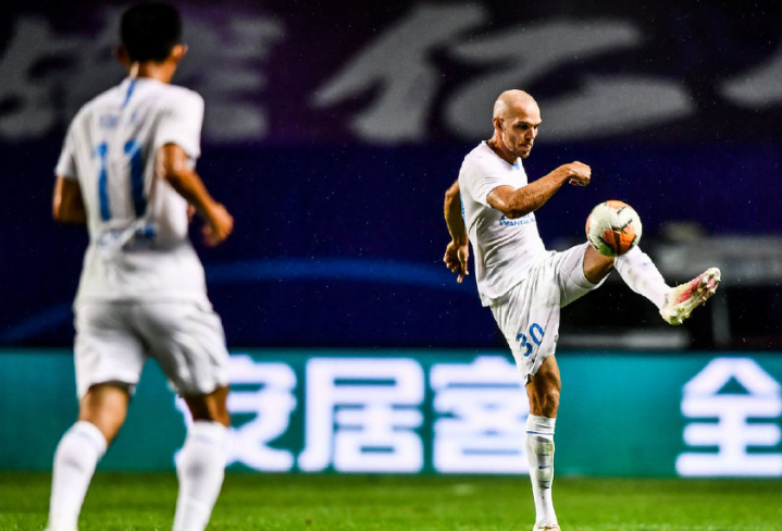 贝尼特斯|1-0后又4-0，大连人试出最强阵，中场核心彻底被激活，却有遗憾