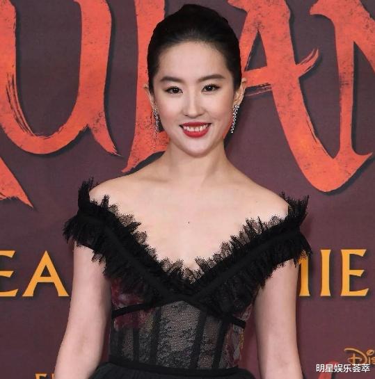 「刘亦菲」被外媒问“你是哪个国家的人”，刘亦菲回答了两个字，大显高情商