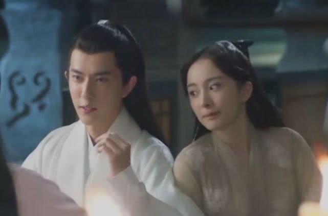 墨渊@三生三世：没想到白真身份比白浅还高贵，连墨渊都要给他行礼，很多人吓懵了