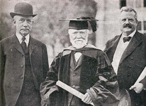 李嘉诚▲全球最有钱的10大家族，中国上榜俩！李嘉诚算一个，另一个是谁？