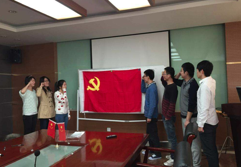 求职|大一新生入学后，要争取到这个“身份”，未来找工作优先录取